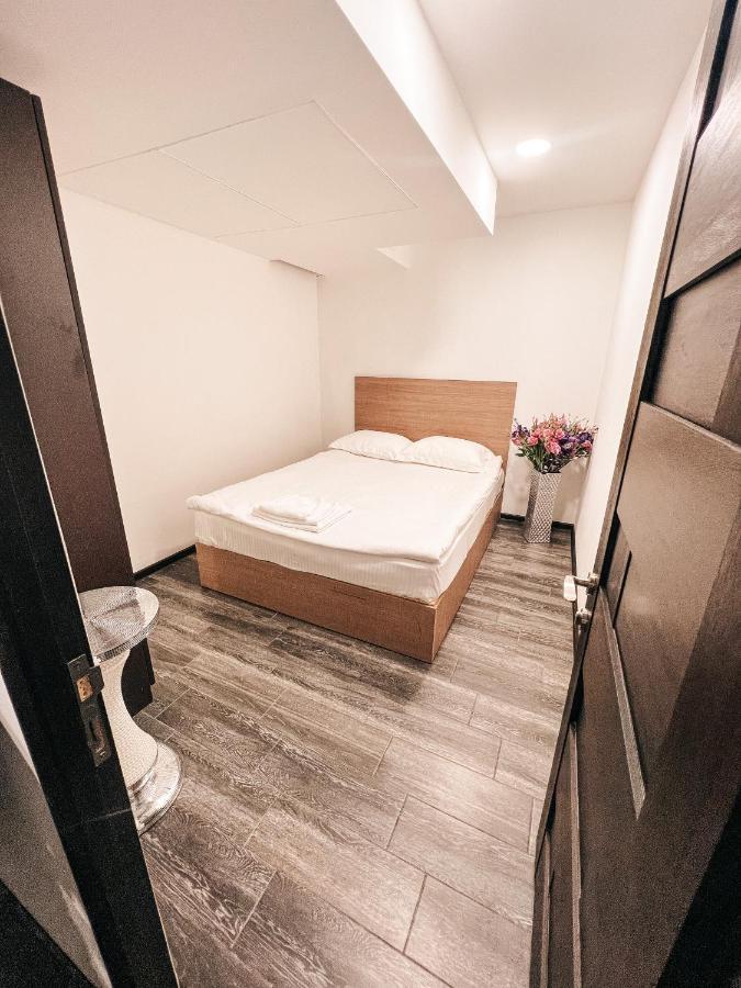 It Hotel Tumanyan Street エレバン エクステリア 写真
