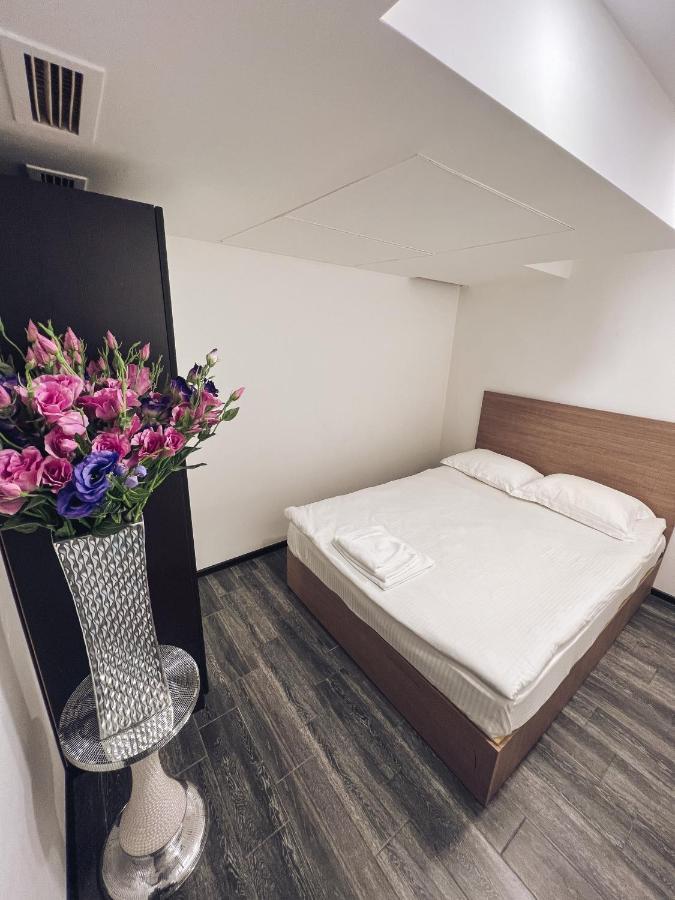 It Hotel Tumanyan Street エレバン エクステリア 写真