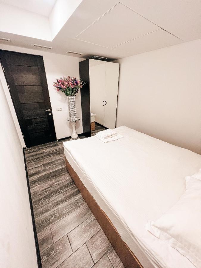 It Hotel Tumanyan Street エレバン エクステリア 写真