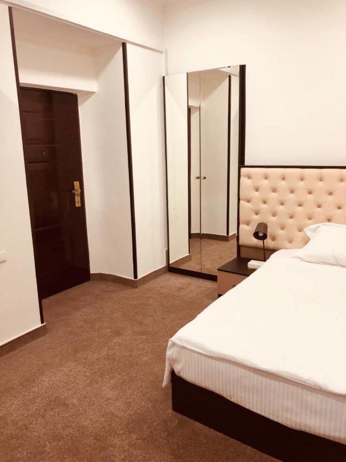 It Hotel Tumanyan Street エレバン エクステリア 写真