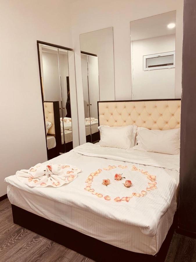 It Hotel Tumanyan Street エレバン エクステリア 写真