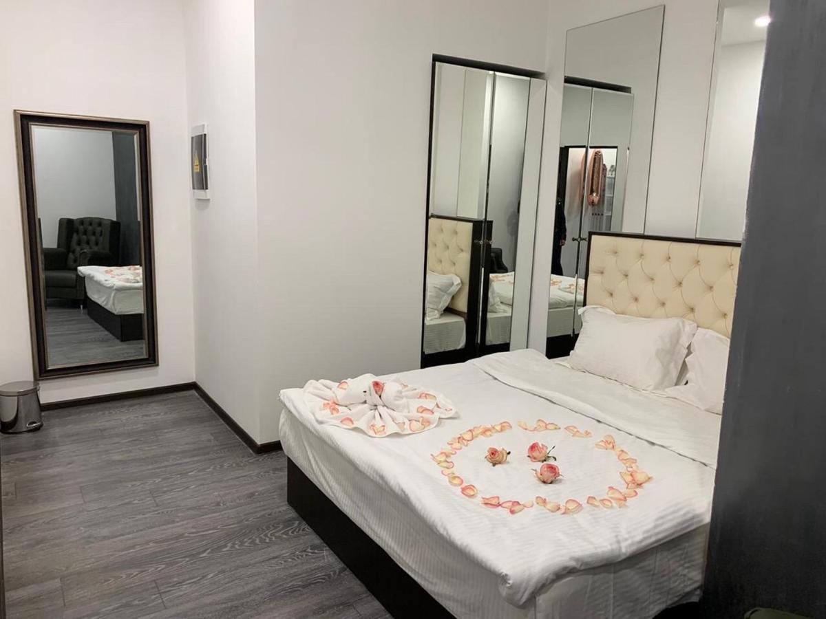 It Hotel Tumanyan Street エレバン エクステリア 写真
